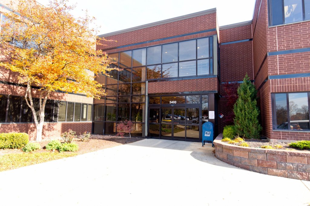 Entrance of Creekwood Endodontics, North Oak Location
